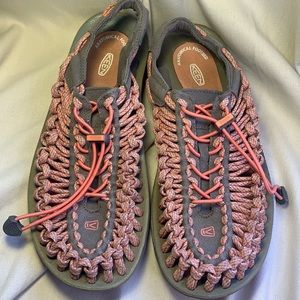 Keen Uneek water sandals lightly preloved EUC shoe